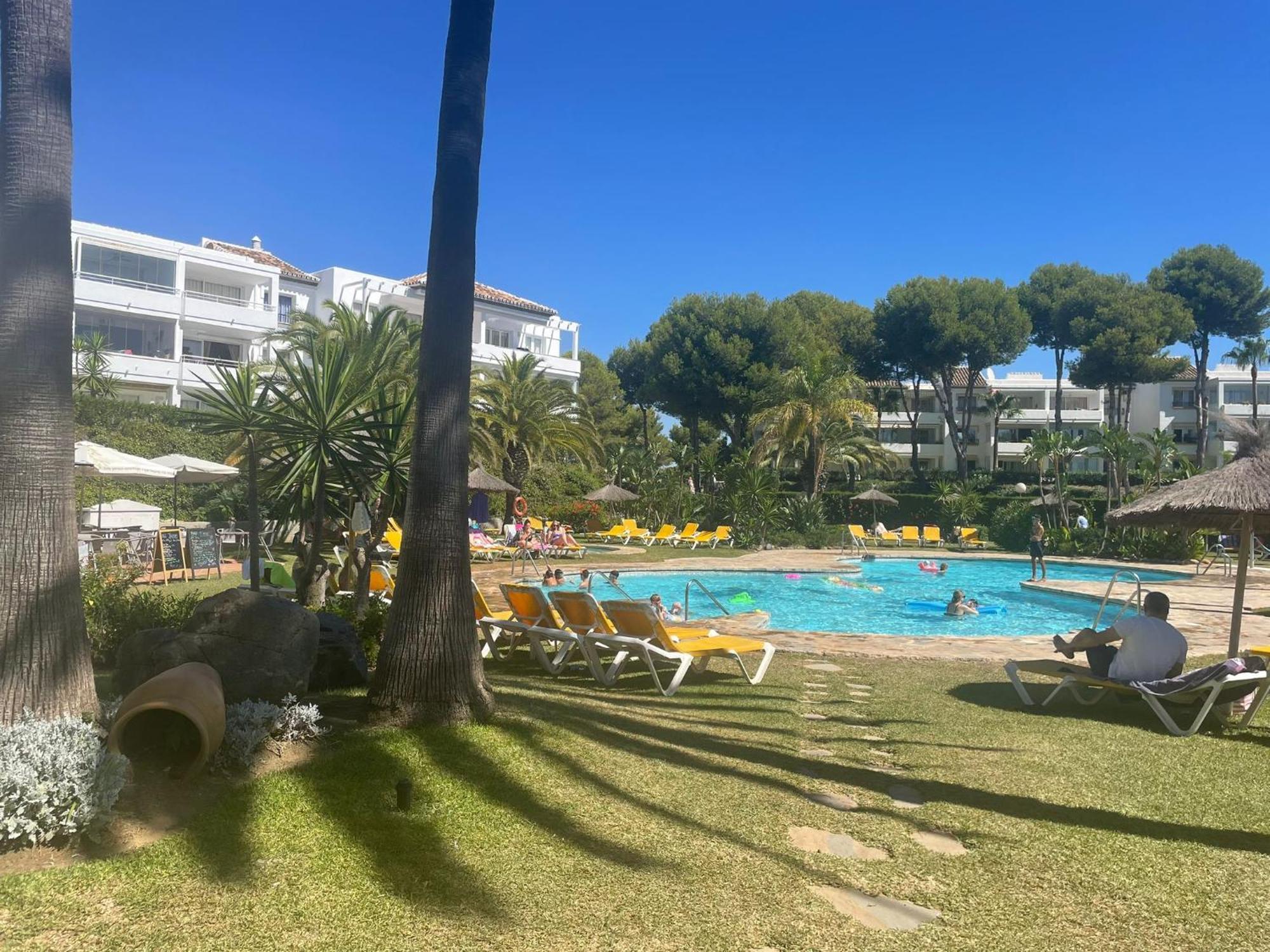 Lejlighed Precioso Estudio En Zona Residencial Miraflores Málaga