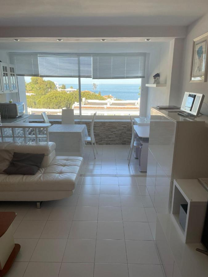 Precioso Estudio En Zona Residencial Rancho Miraflores Appartamento